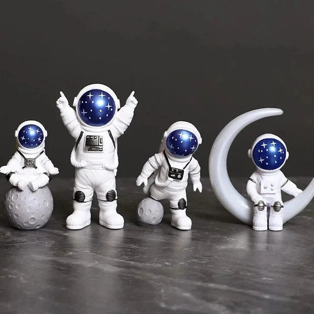 4 pcs Astronaut Figure Statue